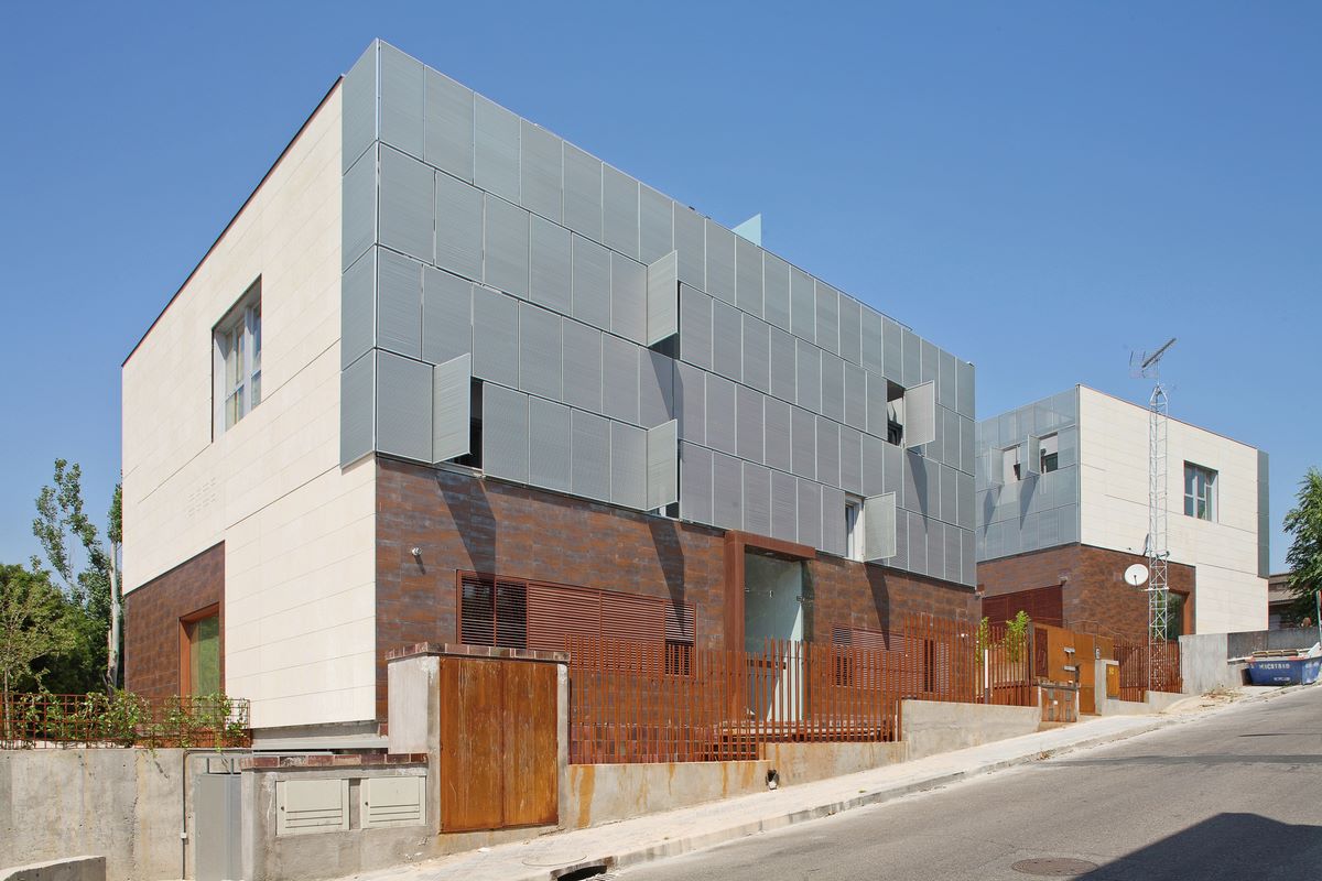 Surveyor in Madrid